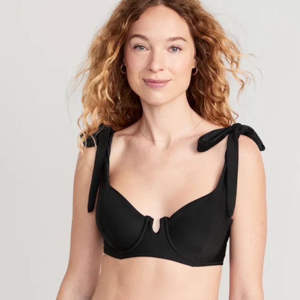 NWT Old Navy tie strap underwire bikini top